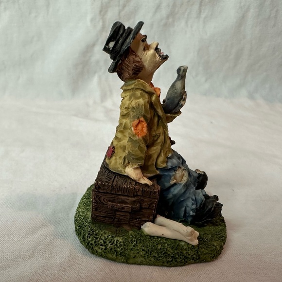 Small Vintage Hobo Figurine - Picture 5 of 6